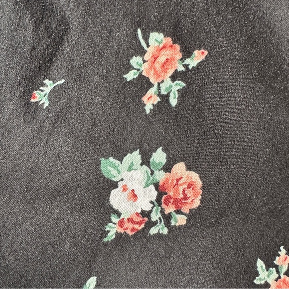 Torrid Shorts Black and Floral Size 16W - Picture 6 of 7